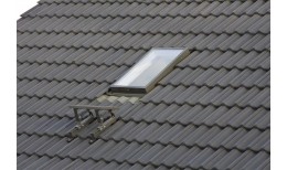 Мансардное окно-люк для выхода на крышу FAKRO WGI