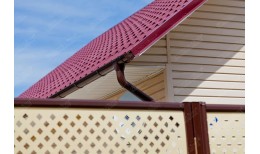 Угол желоба внутренний Grand Line 90 гр 125 мм RAL 3005 красное вино